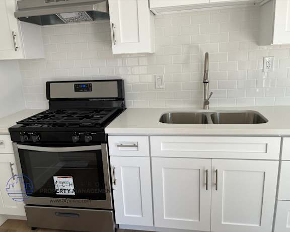 Photo Gallery Image